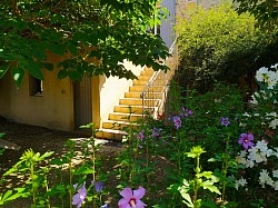 Escaliers montant au gîte