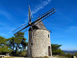 Prieuré de Carluc-Alpes de Haute Provence©pervoqfirst